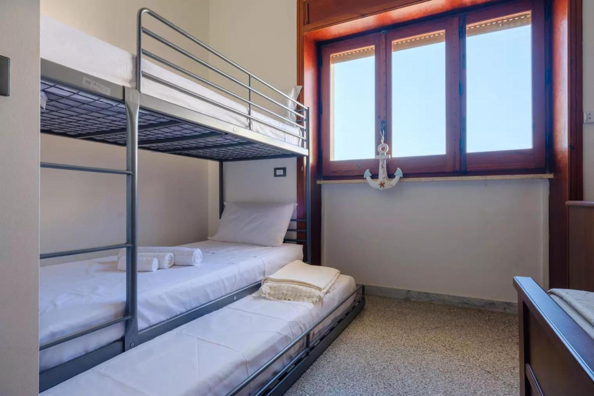 Emerald Residence Sleeps 12 With Sea View Porto Cesareo Kültér fotó
