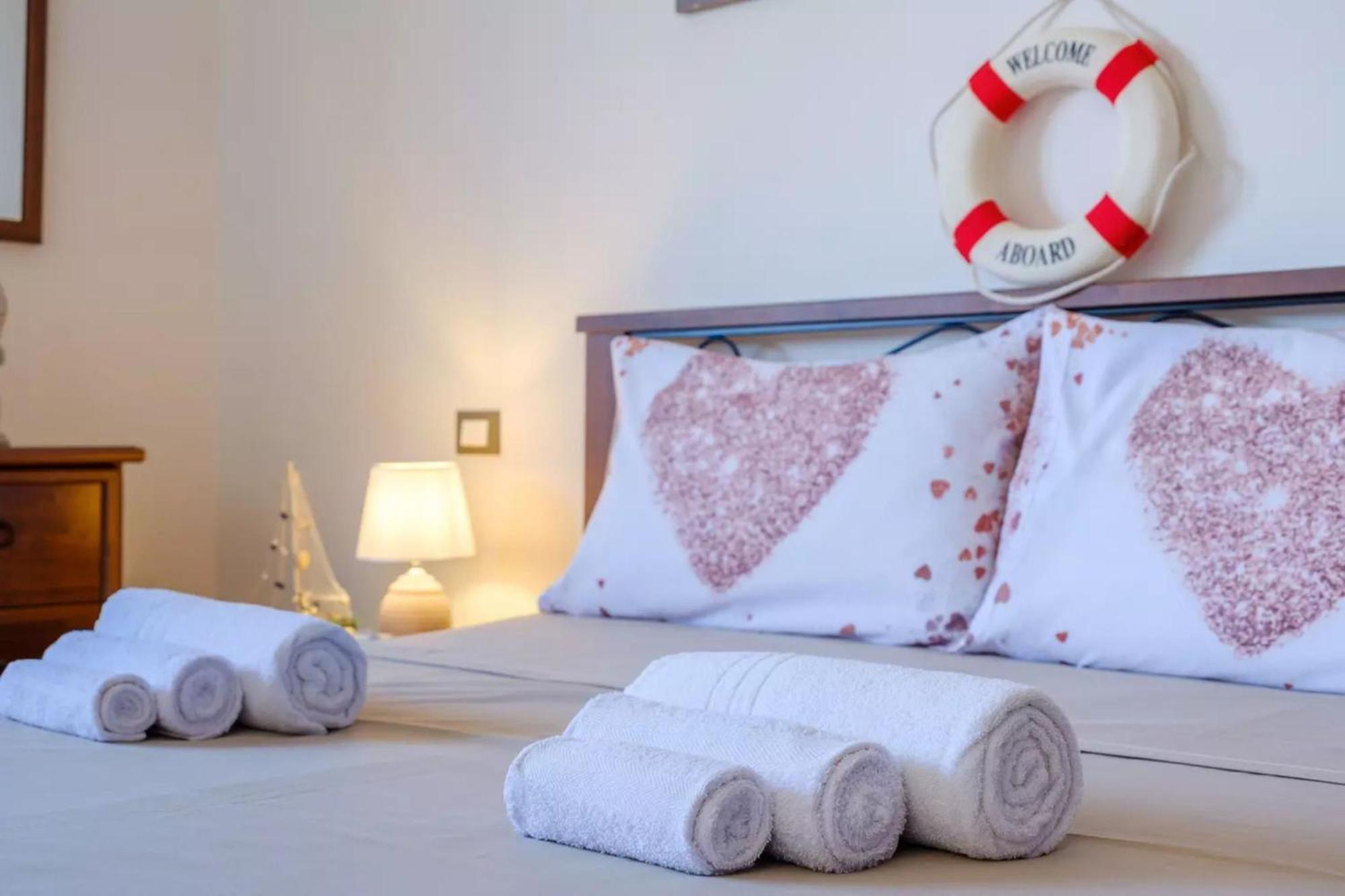 Emerald Residence Sleeps 12 With Sea View Porto Cesareo Kültér fotó