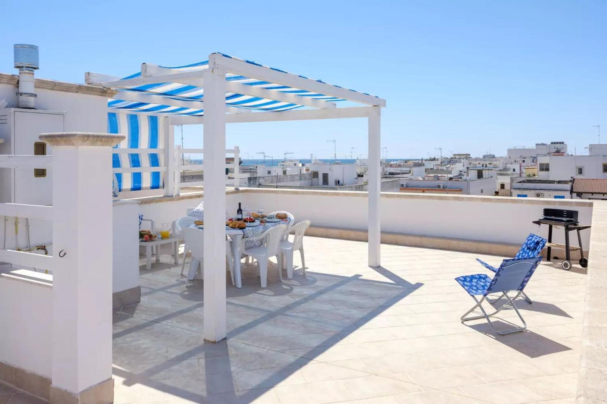 Emerald Residence Sleeps 12 With Sea View Porto Cesareo Kültér fotó