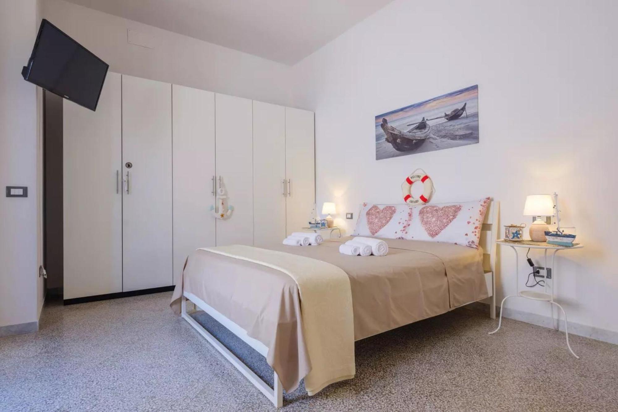 Emerald Residence Sleeps 12 With Sea View Porto Cesareo Kültér fotó